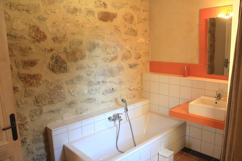 Hollyoaks Estate Otel Saint-Pons-la-Calm Oda fotoğraf