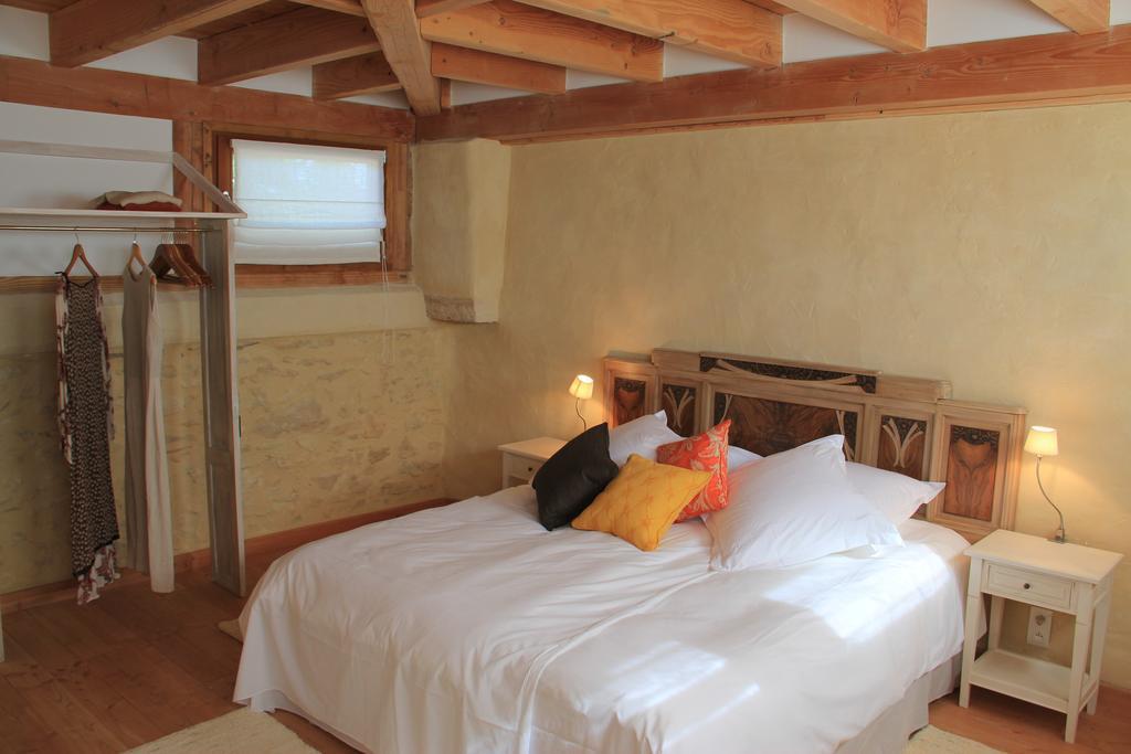 Hollyoaks Estate Otel Saint-Pons-la-Calm Oda fotoğraf